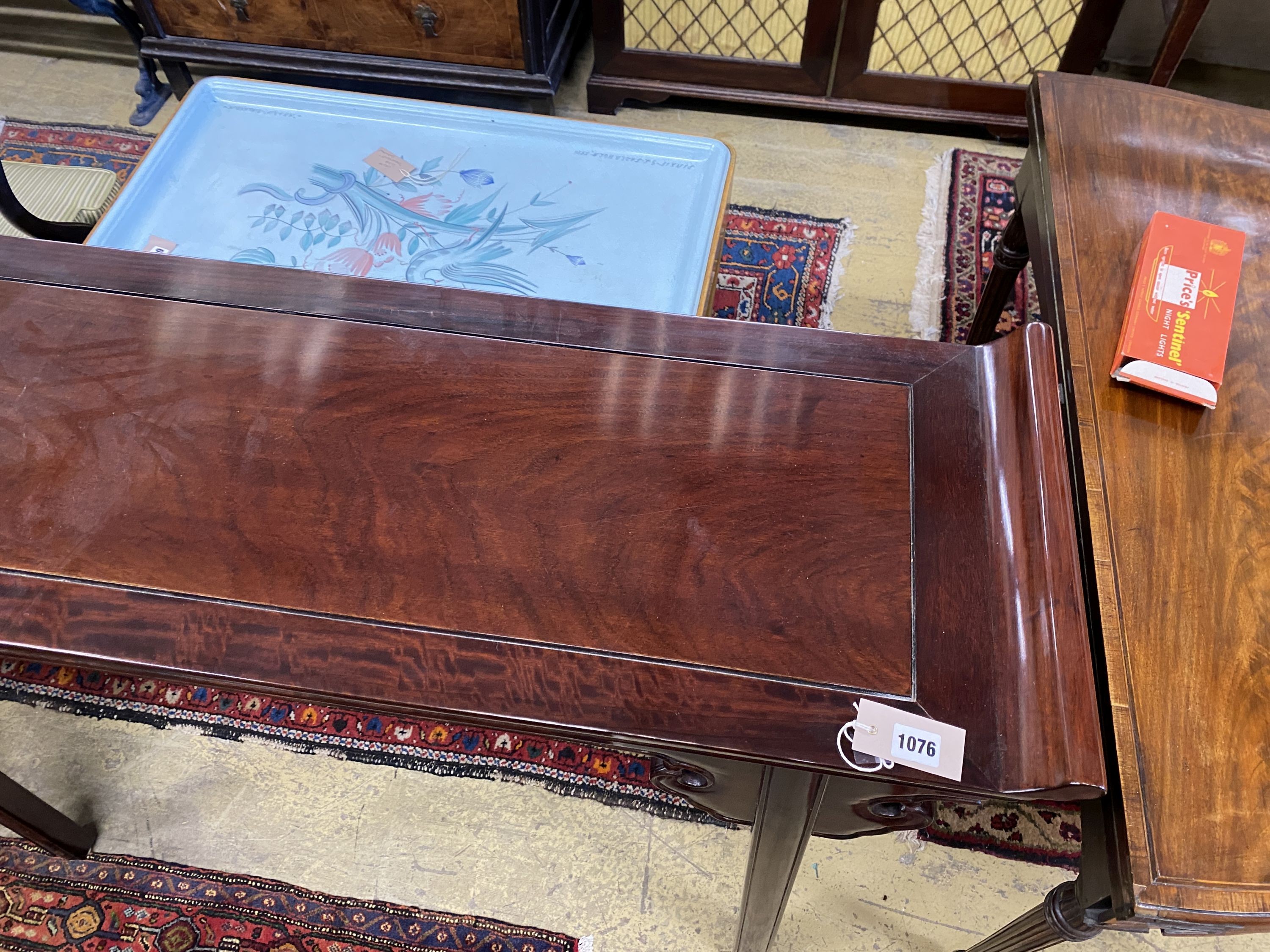 A Chinese hardwood altar table, width 121cm, depth 38cm, height 86cm